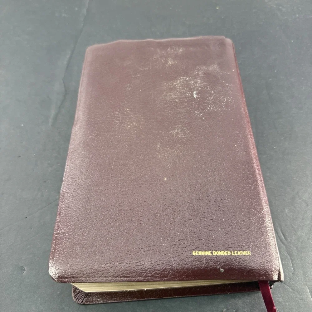 The Nelson Study Bible NKJV 2885BG Gold Edge Red Letter Bonded Leather 1982